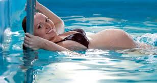 accouchement piscine 